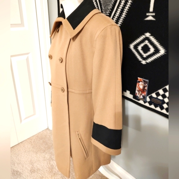 CHANEL Jackets & Blazers - 🥰 Host Pick!Vintage Authentic Chanel Brand 1980's Wool Peacoat, Tan & Black, 38